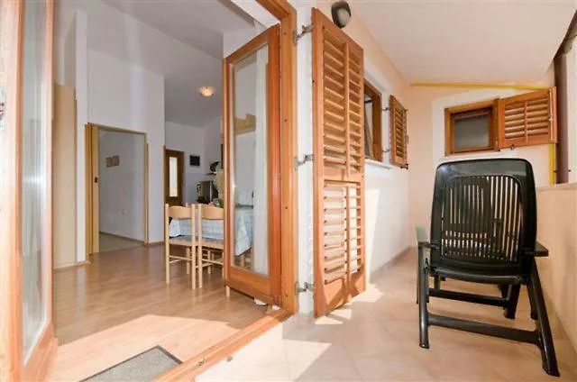 Villa Marianne Vinkuran 0*,  Croatia