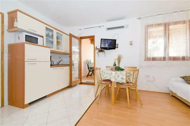 Villa Marianne Vinkuran 0*,  Kroatien