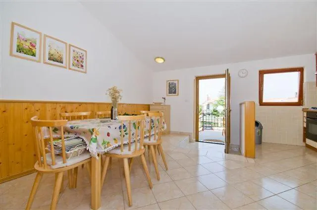 Villa Marianne Vinkuran Lägenhet