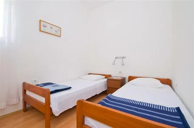 Villa Marianne Vinkuran 0*,